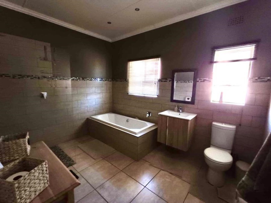 4 Bedroom Property for Sale in Hillcrest Northern Cape